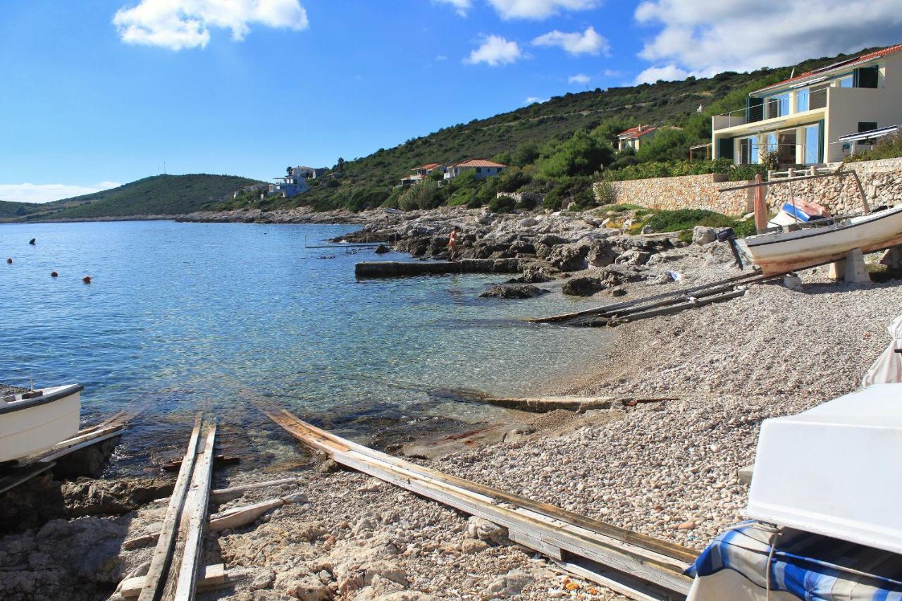 Seaside Holiday House Milna, Vis - 8900 Villa Luaran gambar